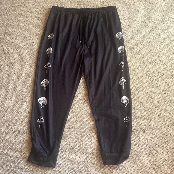Pants - Black mushroom pattern sweat pants
